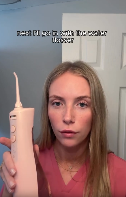 COSLUS E40 10-Level Dial Pressure Control Cordless Water Flosser